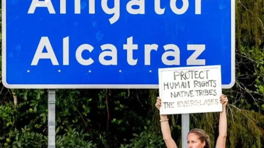 L'ICE détient 73 000 personnes dans les prisons américaines, un record historique