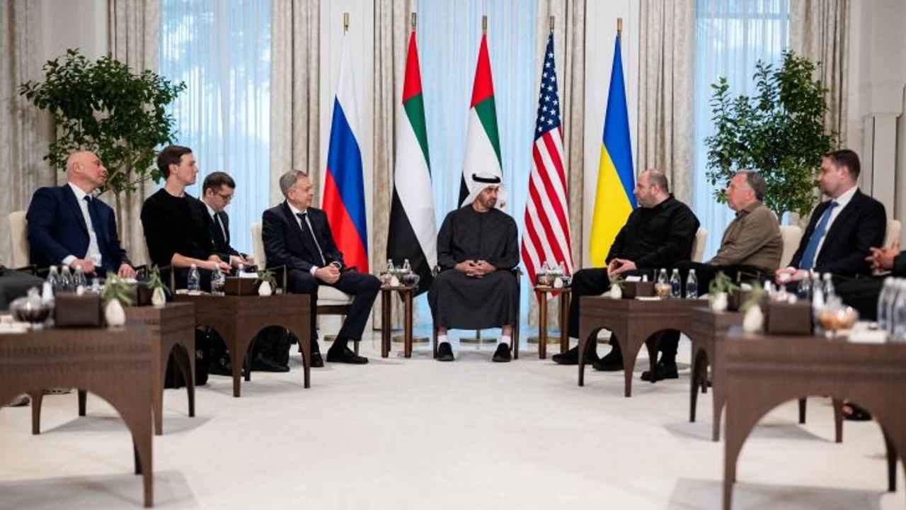 L'Ukraine et la Russie discutent de la paix, Zelensky angoissé, Poutine veut le Donbass