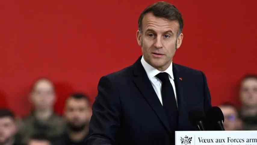 Macron veut des représailles économiques européennes contre les pressions tarifaires de Trump