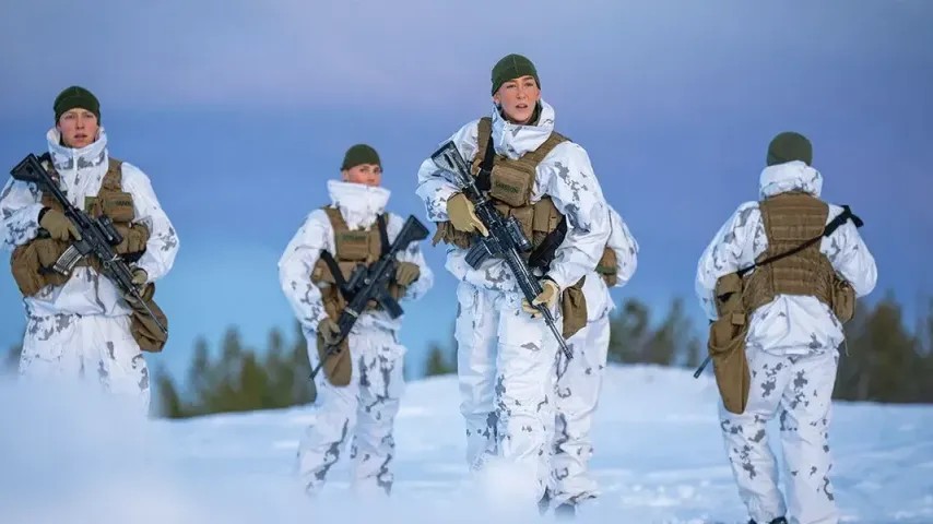 Nous réfléchissons où aller", les Groenlandais se préparent à une guerre possible