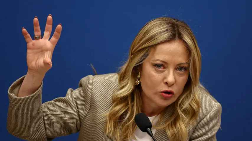 OTAN doit contrôler l'Arctique / Meloni assure: les USA n'envahiront pas le Groenland