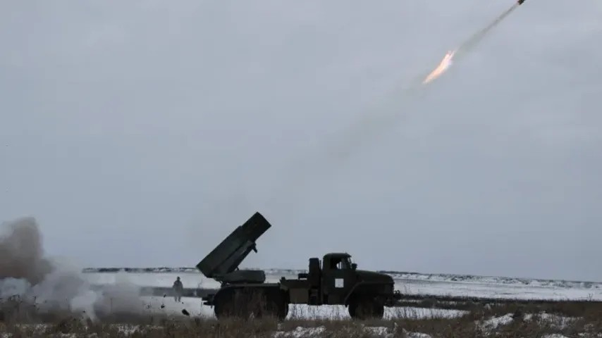 Pluie de drones sur villes russes et ukrainiennes, les flammes de l'enfer détruisent les bâtiments