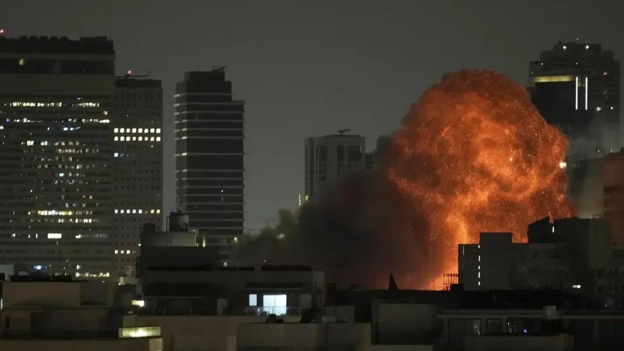 Puissantes explosions secouent l'Iran