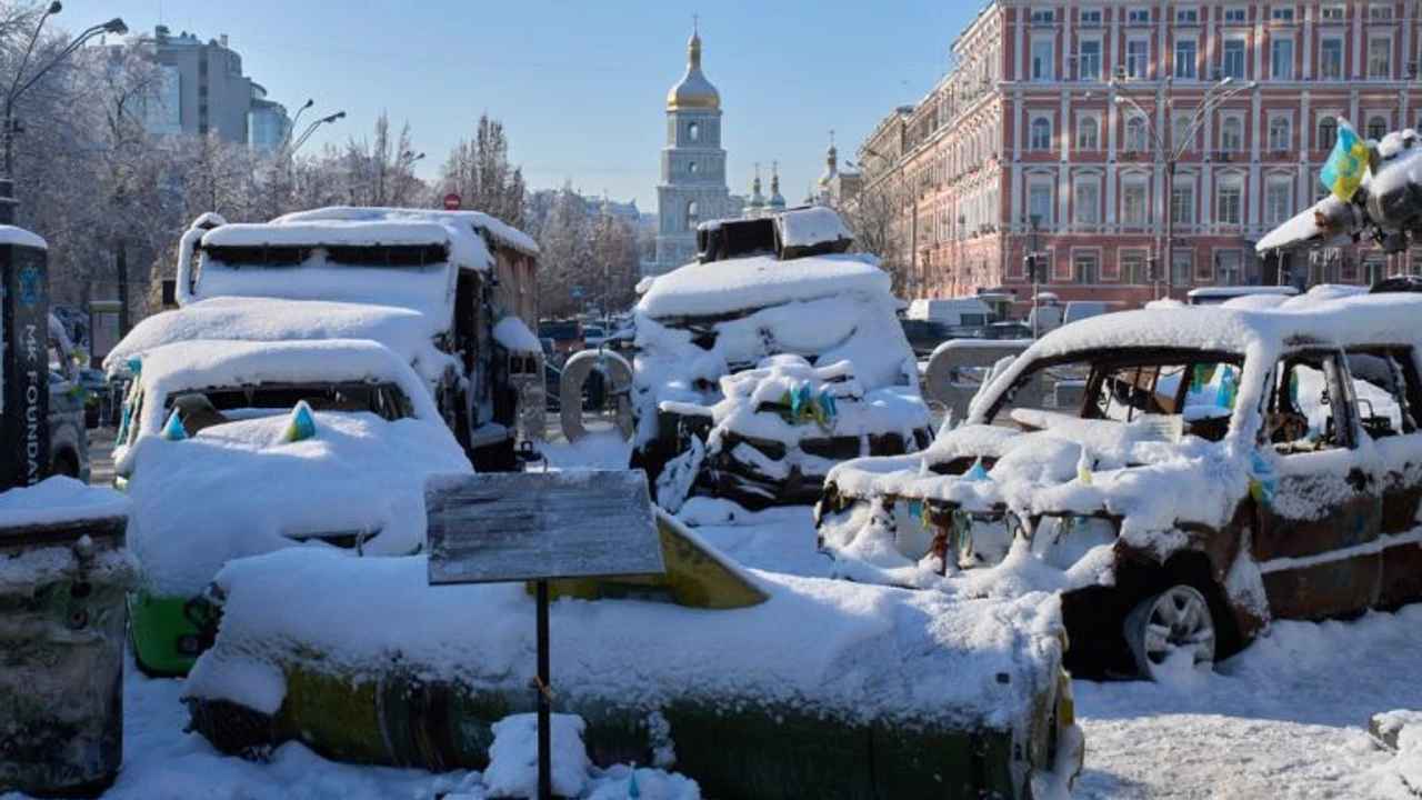 Ukraine gèle, la Russie «alourdit la main» — 1,2 M de bâtiments privés d'énergie
