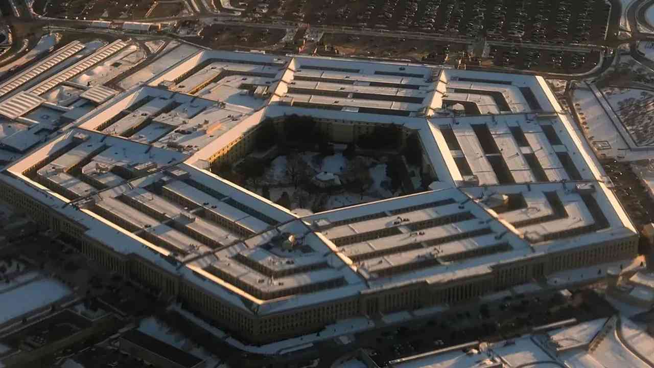 Frappes américaines contre trois navires soupçonnés de trafic de drogue tuent 11, dit l'armée