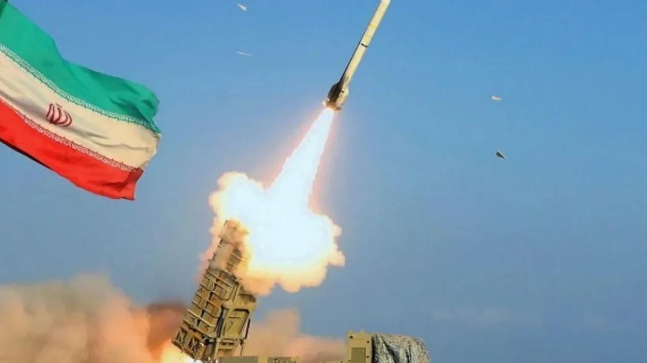 Garde révolutionnaire iranienne : première vague de frappes par missiles et drones contre Israël