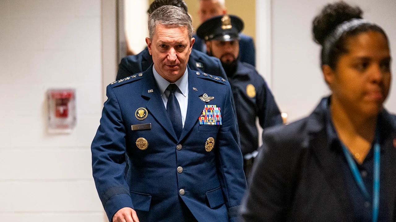 Haut général met Trump en colère / met en garde contre une attaque américaine sur l'Iran