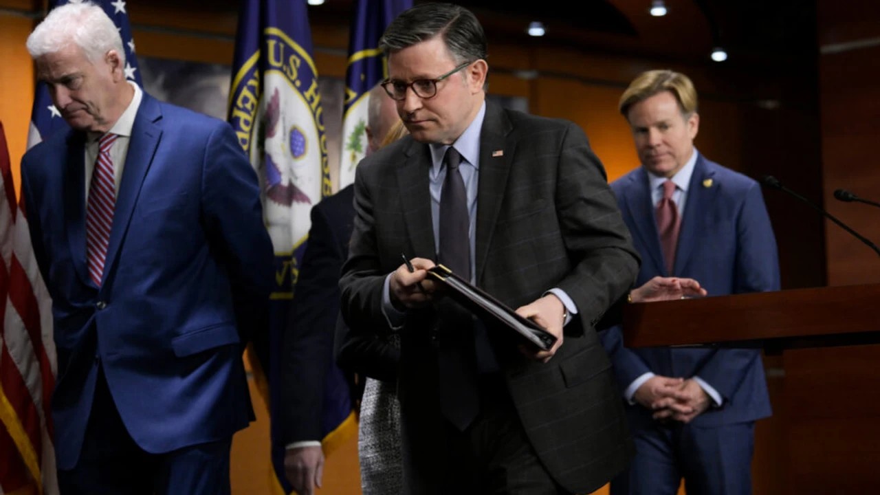 Le Congrès « frappe » Trump : bloque tarifs pour le Canada, 6 républicains contre!