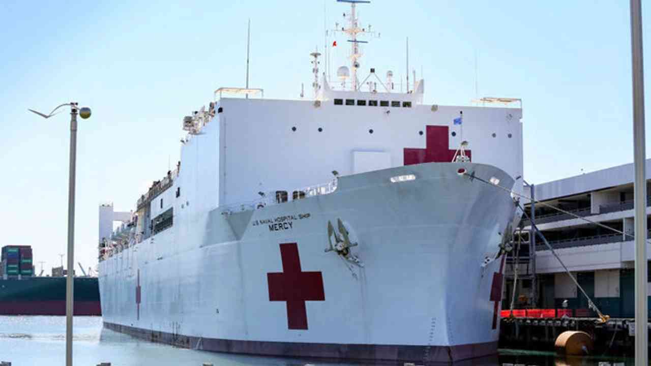 Le Groenland dit à Trump: «Non merci» / Refuse l'offre d'envoyer le navire-hôpital