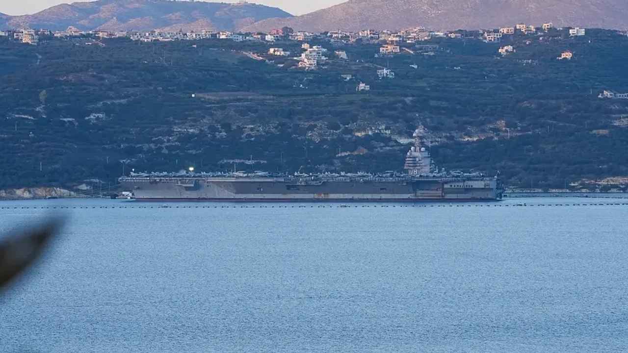 Le plus grand porte-avions du monde, l’USS Gerald R. Ford, arrive en Crète