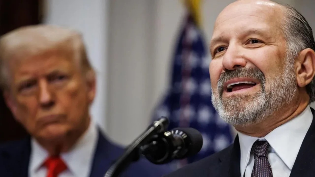 Le secrétaire américain au Commerce admet avoir visité l'île d'Epstein