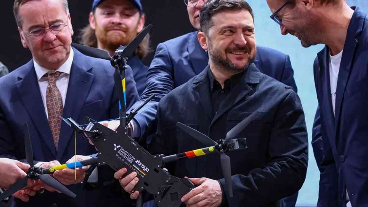 Présentation du premier drone produit conjointement par l'Ukraine et l'Allemagne