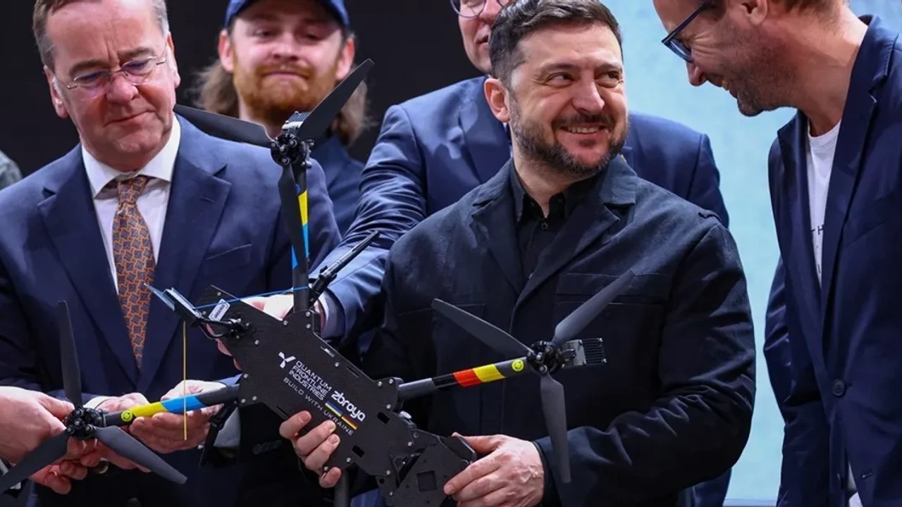Présentation du premier drone produit conjointement par l'Ukraine et l'Allemagne