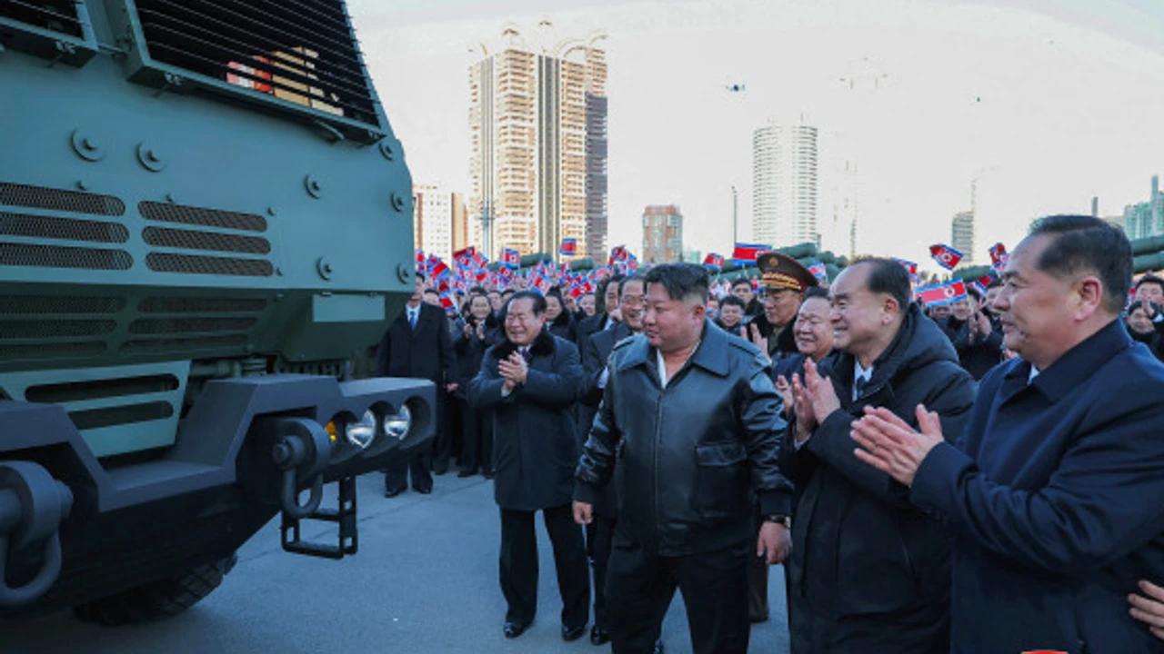 Promet davantage d'armes nucléaires : Kim Jong Un clôt le congrès par une parade militaire