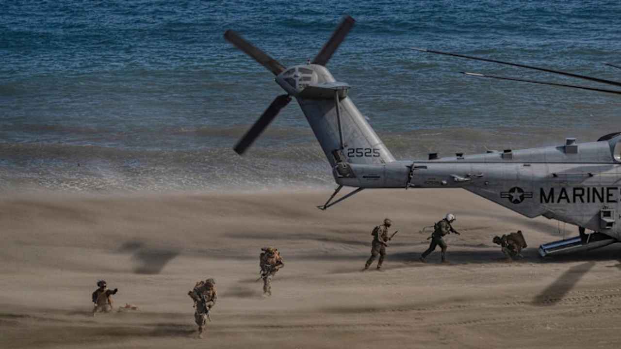 Armés jusqu'aux dents… les Marines de Trump prêts à prendre les forteresses iraniennes