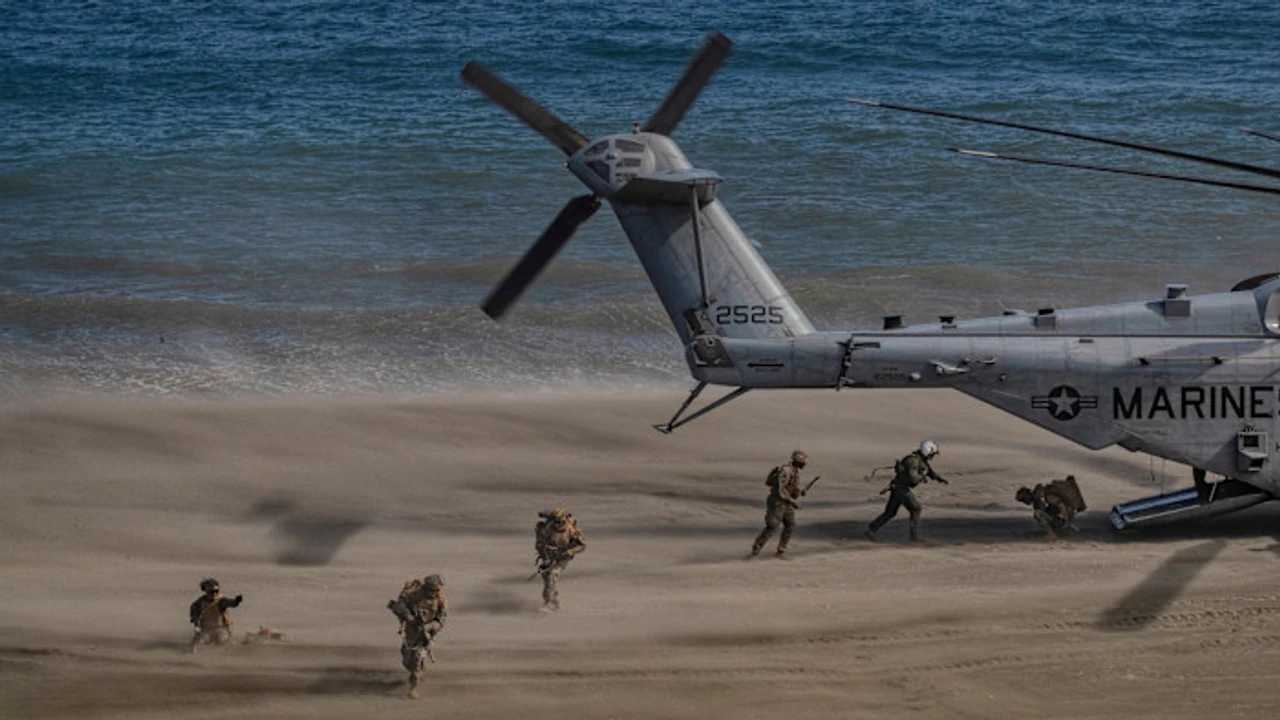 Armés jusqu'aux dents… les Marines de Trump prêts à prendre les forteresses iraniennes