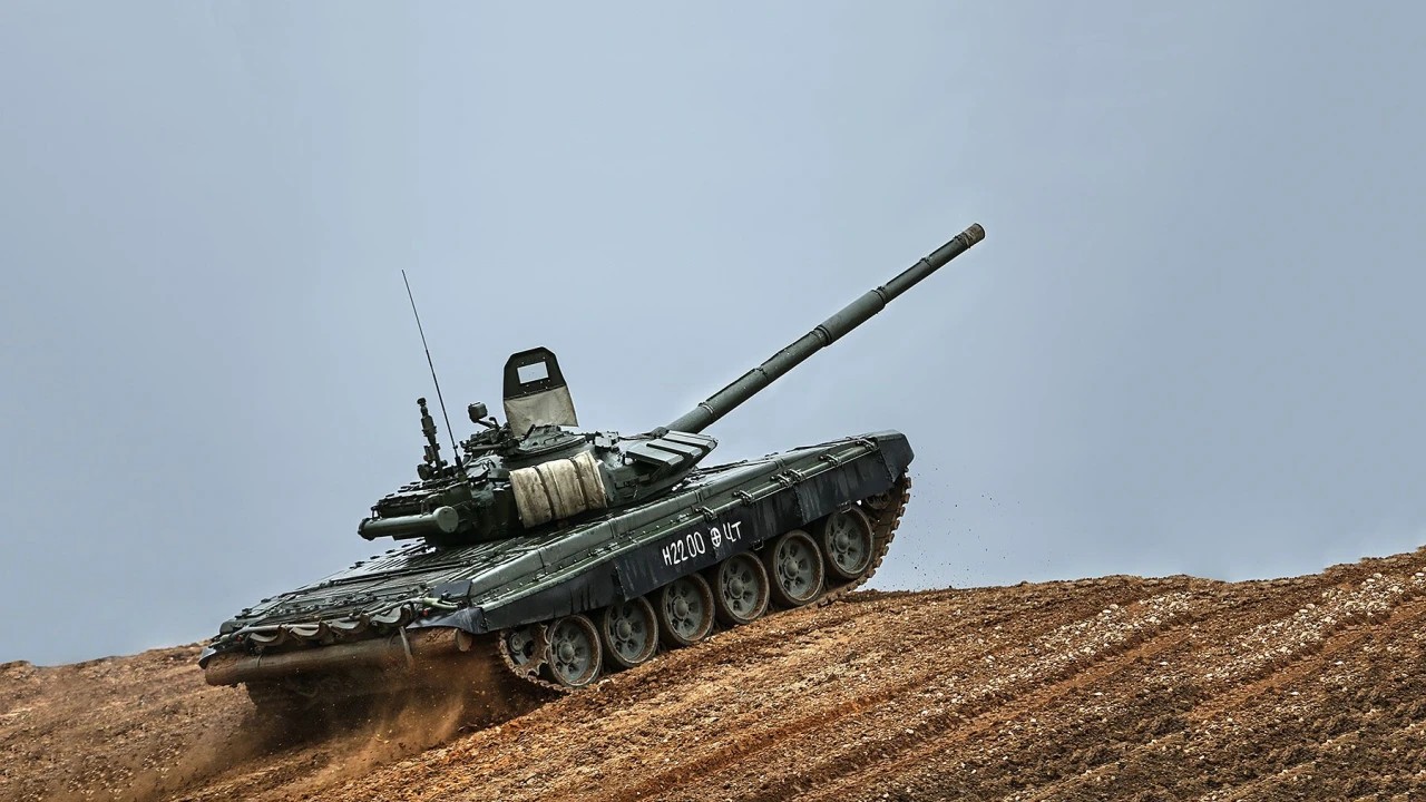 Chars russes foncent sur l'Ukraine / Offensive de printemps lancée: Zelenski inquiet pour l'Iran