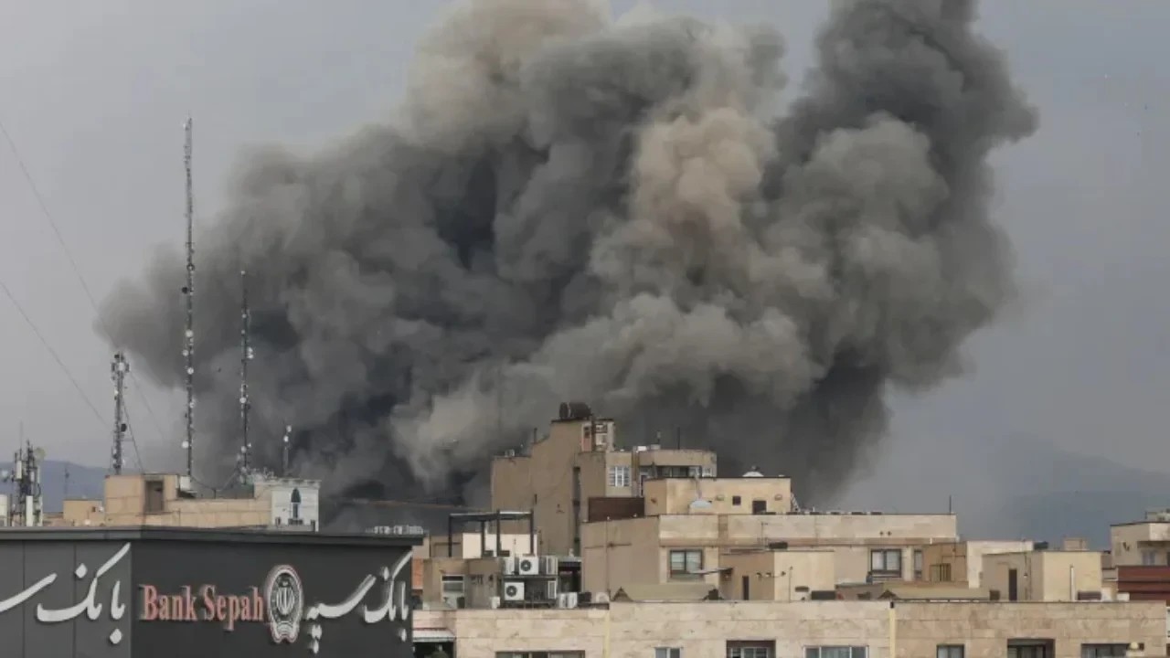 Espagne ferme une ligne aérienne aux avions participant à l'opération contre l'Iran