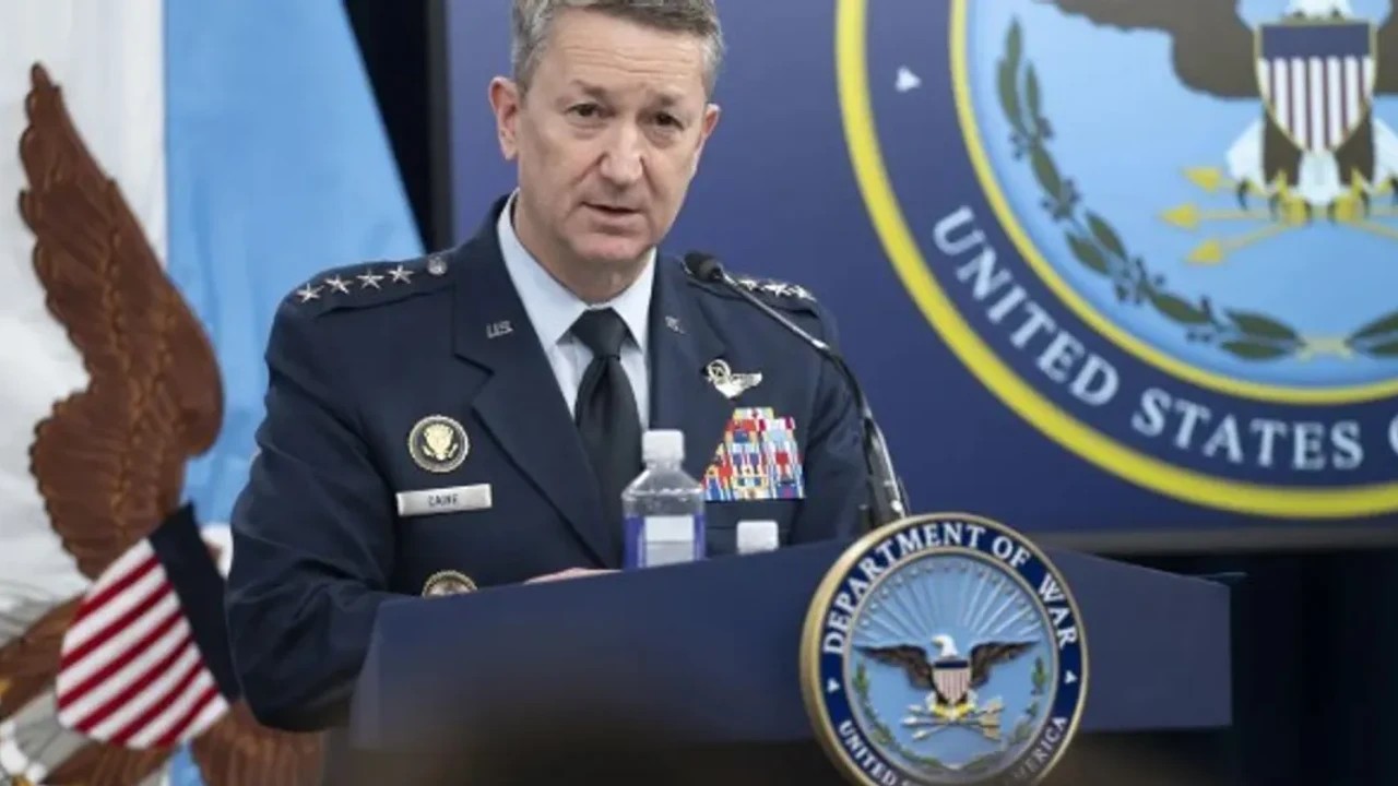 Général américain : 11 000 frappes contre l'Iran, missions lancées avec des B-52