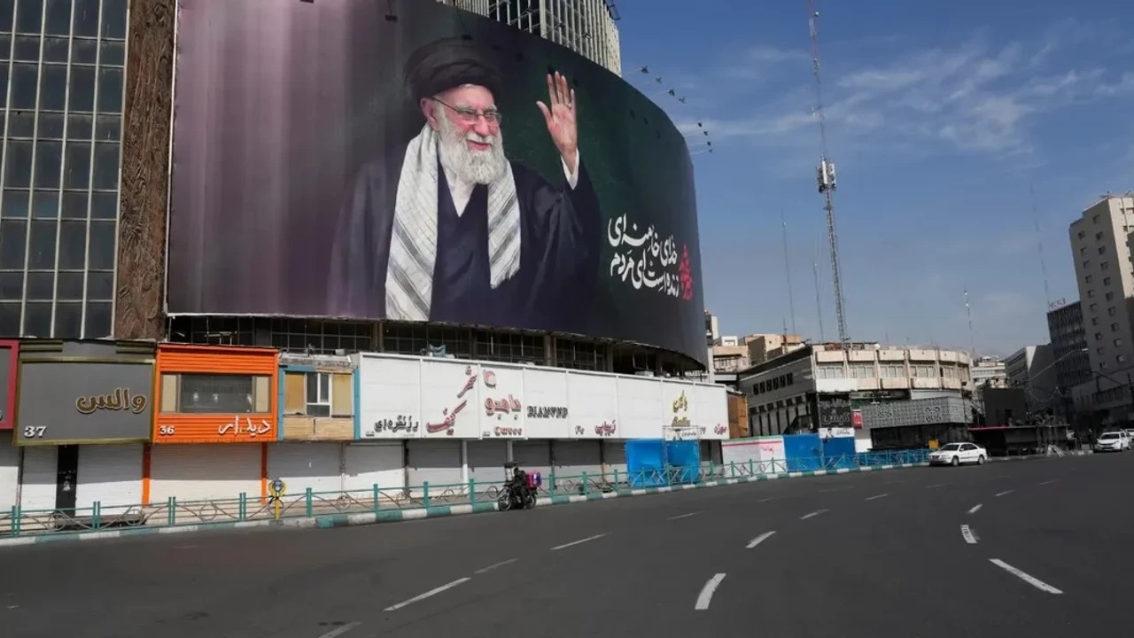 Iran choisit son nouveau guide suprême, son nom devrait être rendu public bientôt