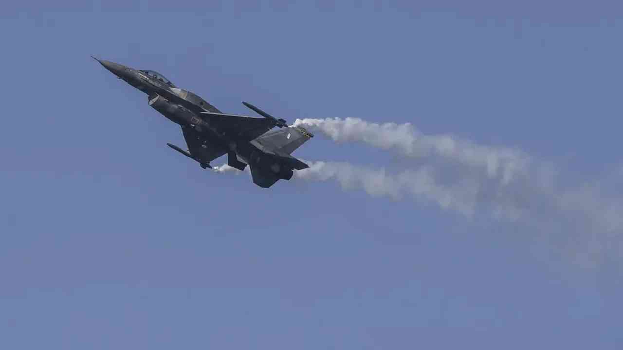 La Turquie envisage le déploiement d’avions de chasse F-16 à Chypre du Nord