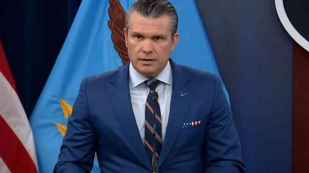 Le chef du Pentagone avertit que «mardi sera la journée la plus intense d'attaques contre l'Iran»