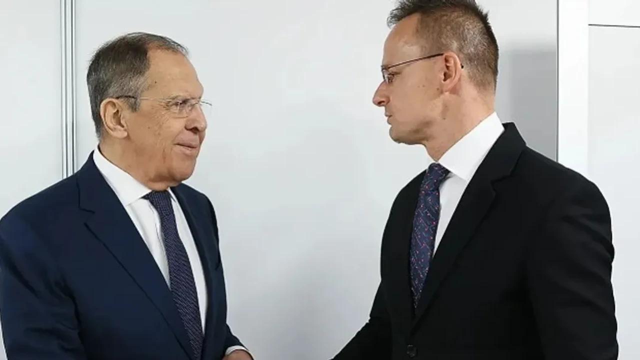 Le ministre hongrois a réagi après la publication de son entretien avec Lavrov