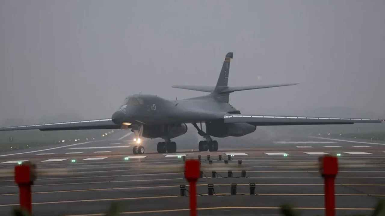 Les États-Unis envoient en Grande-Bretagne un bombardier (24 missiles) visant l'Iran