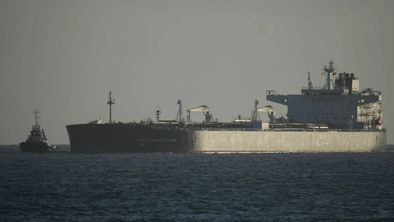 Pétrolier russe entre dans le port cubain de Matanzas