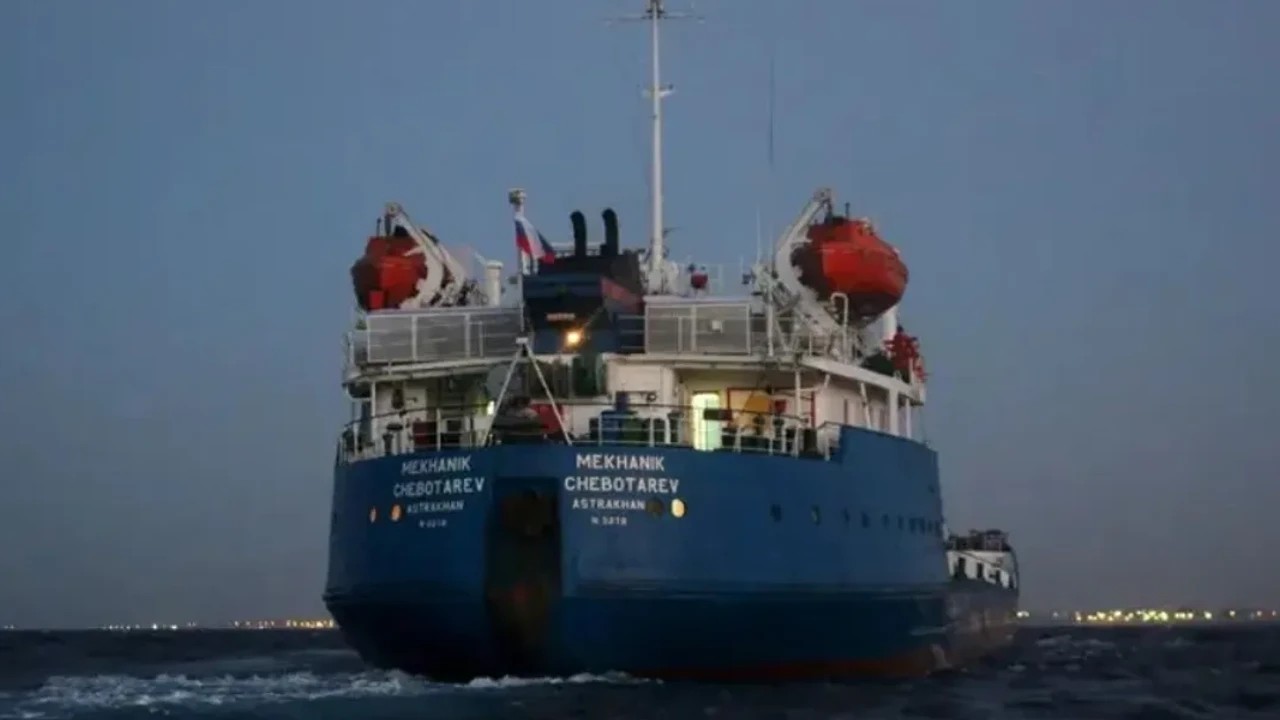 Un pétrolier russe s'approche de Cuba, défiant le blocus pétrolier américain