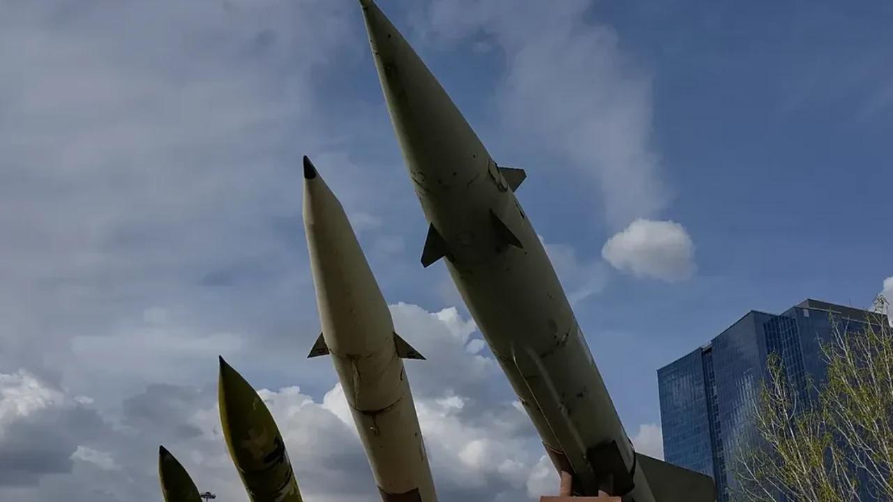 Attaques iraniennes dans le golfe Persique, remettant en cause le cessez-le-feu