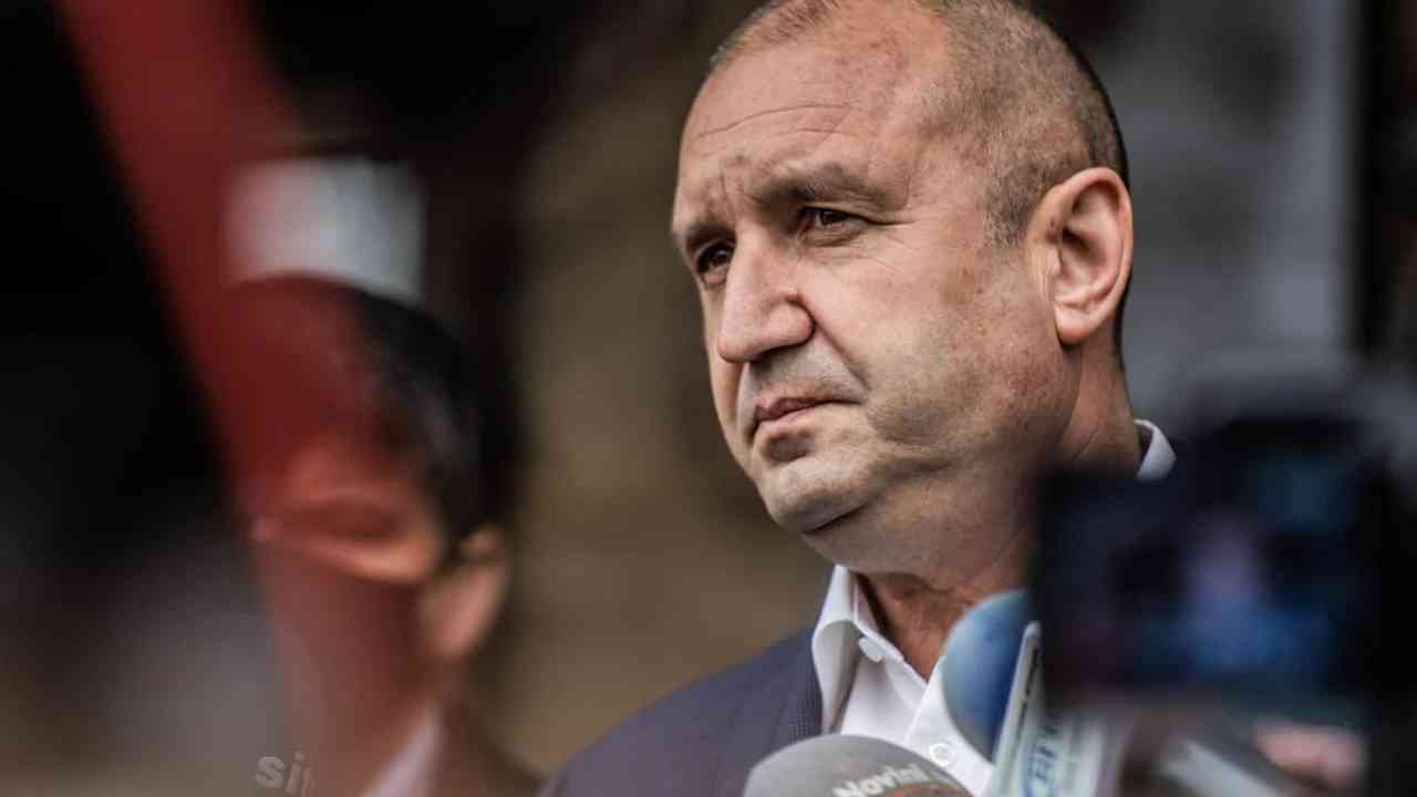 Élections en Bulgarie, l'ex‑président Radev élu : nous frapperons durement la corruption !