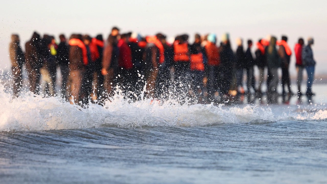 Encore des victimes dans la Manche : quatre migrants meurent en traversée en canots