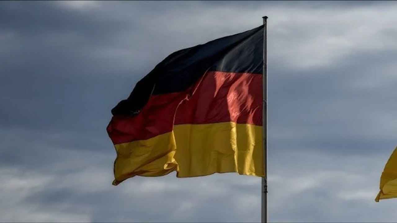 L'Allemagne se prépare à la guerre. Les hommes quittant le pays doivent obtenir une autorisation