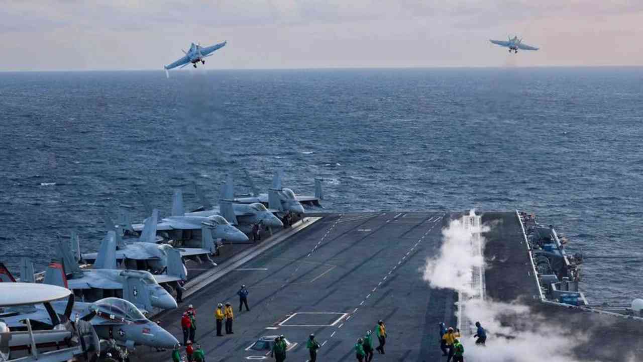 L'Iran attaque des navires américains; guerre relancée, drones contre la flotte au large d'Oman