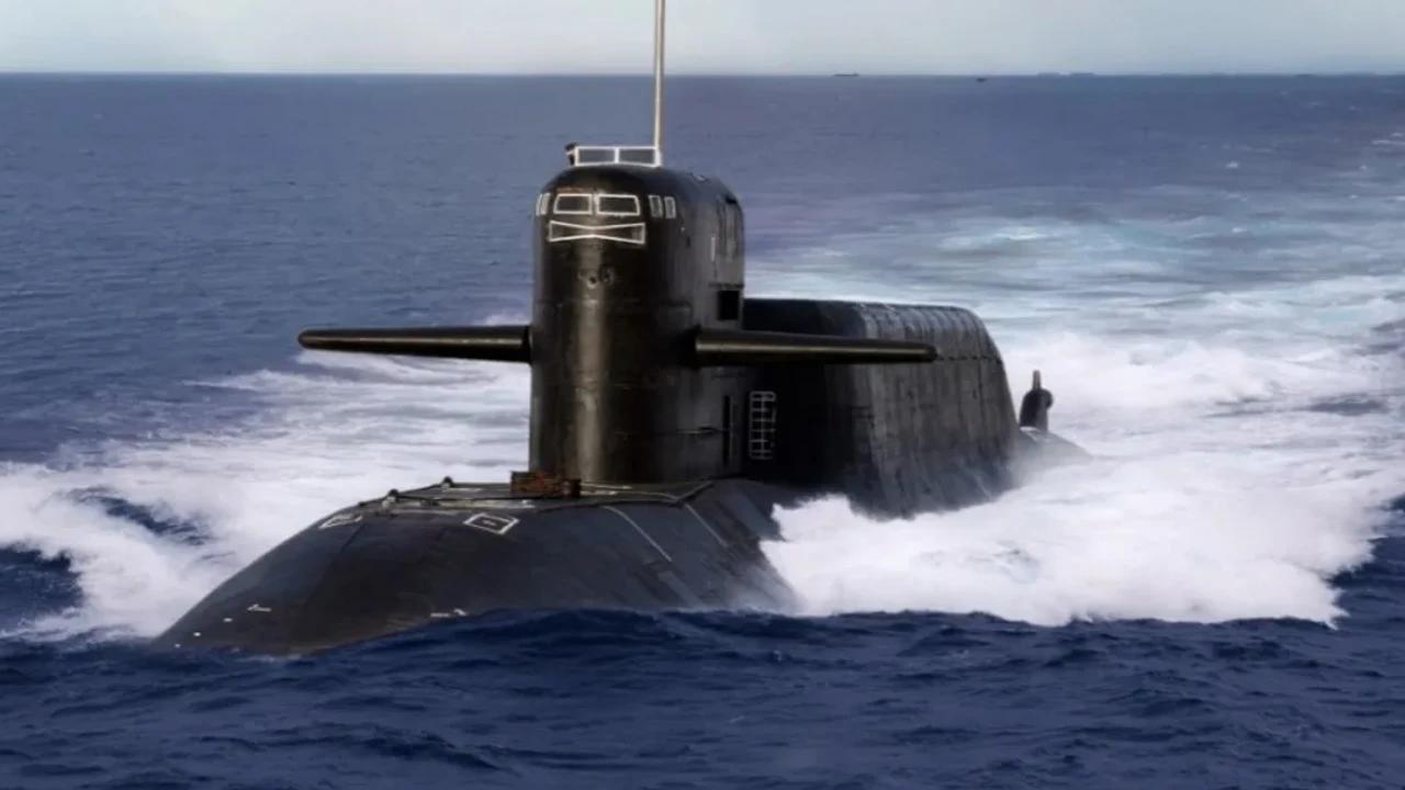 Londres avertit Poutine: toute attaque de câbles par sous-marins russes aura de graves conséquences