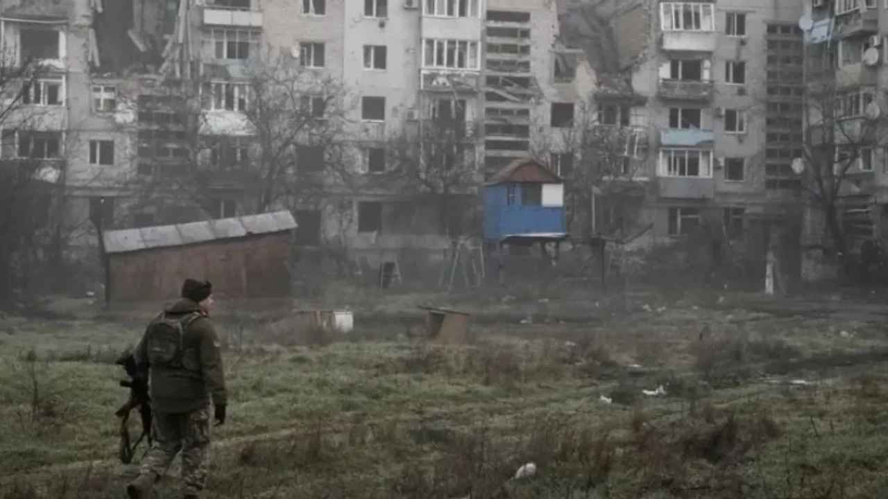 L'Ukraine reprend des secteurs du front au sud-est et à l'est, dit le chef d'état-major.