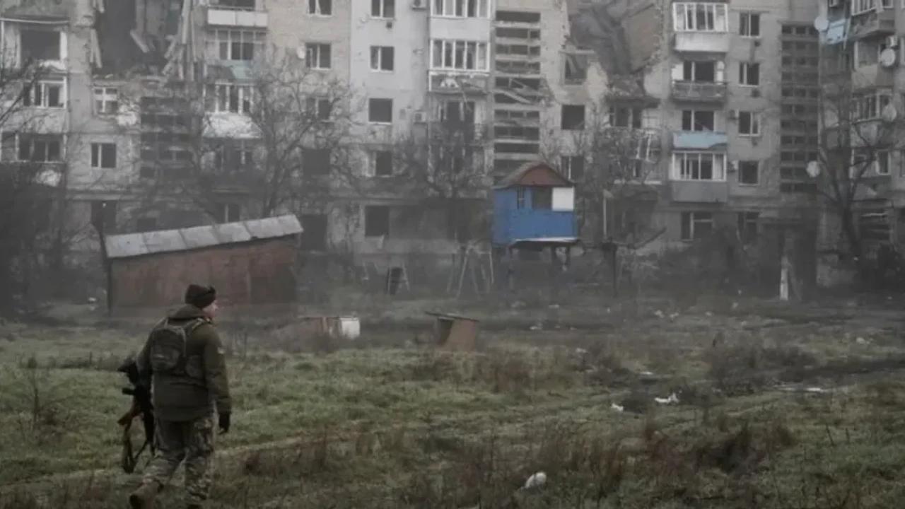 L'Ukraine reprend des secteurs du front au sud-est et à l'est, dit le chef d'état-major.