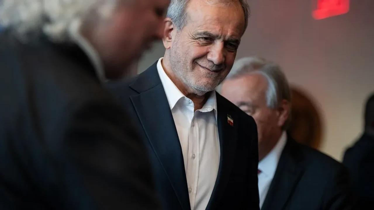 Pezeshkian dit que lui et 14 millions d'Iraniens sont prêts à «sacrifier leur vie»