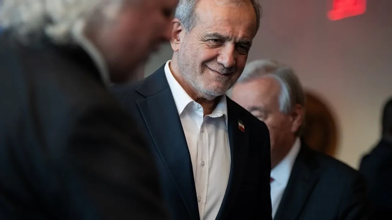 Pezeshkian dit que lui et 14 millions d'Iraniens sont prêts à «sacrifier leur vie»