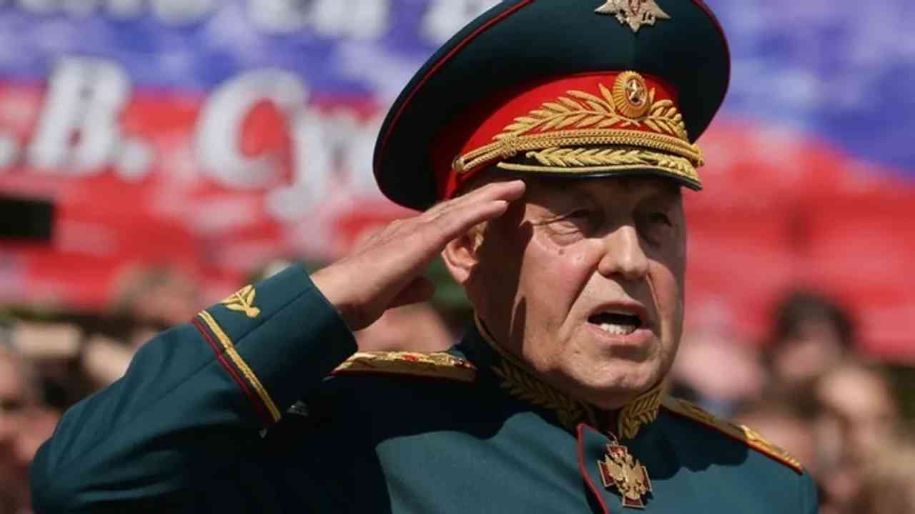 Un général russe attaque violemment Poutine : la Russie pourrait disparaître