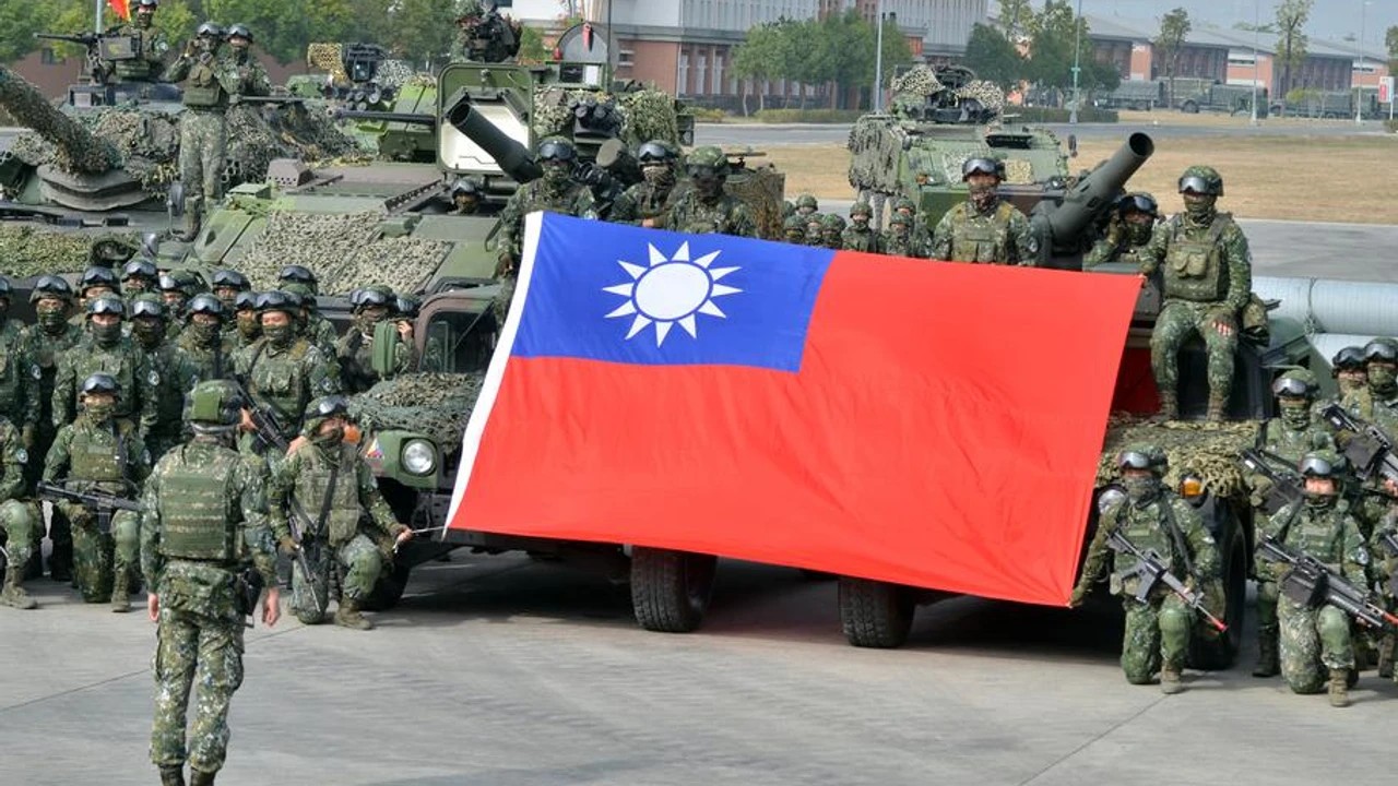 États-Unis 'gèlent' les armes pour Taïwan; accord de 14 mds USD sous pression chinoise