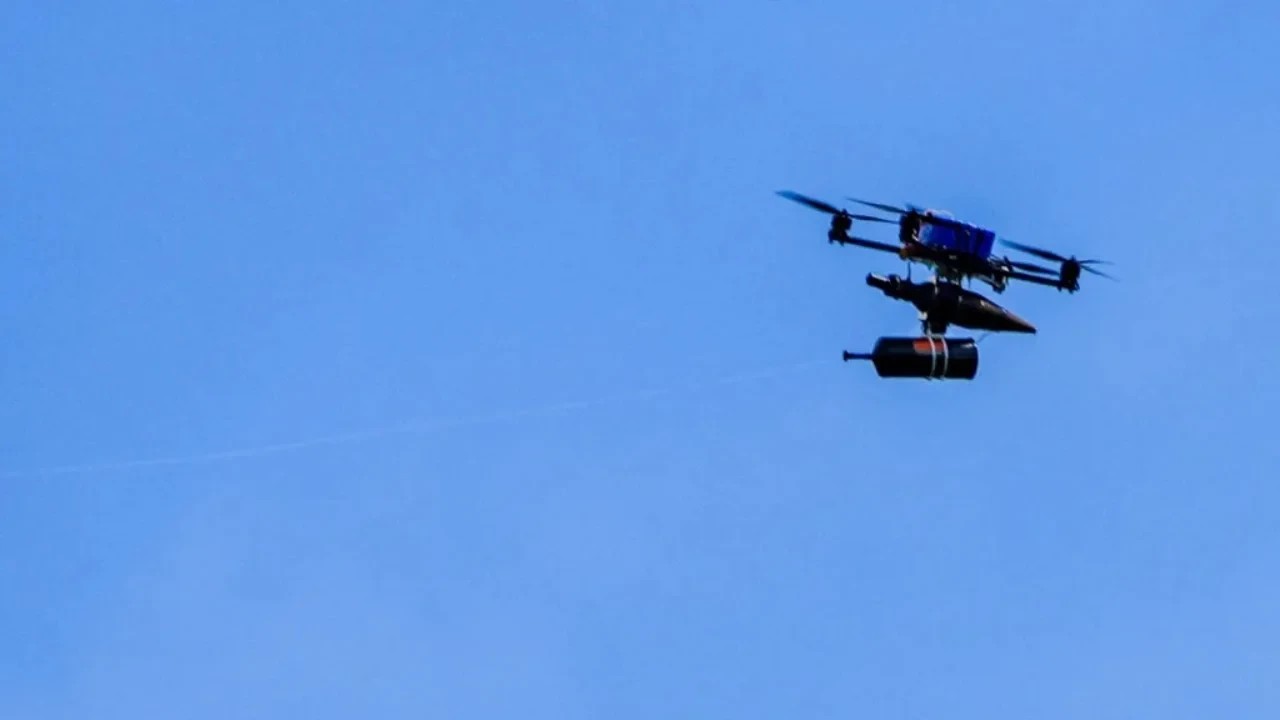 Iran adopte tactiques ukrainiennes; Hezbollah frappe Israël avec drones à fibre optique