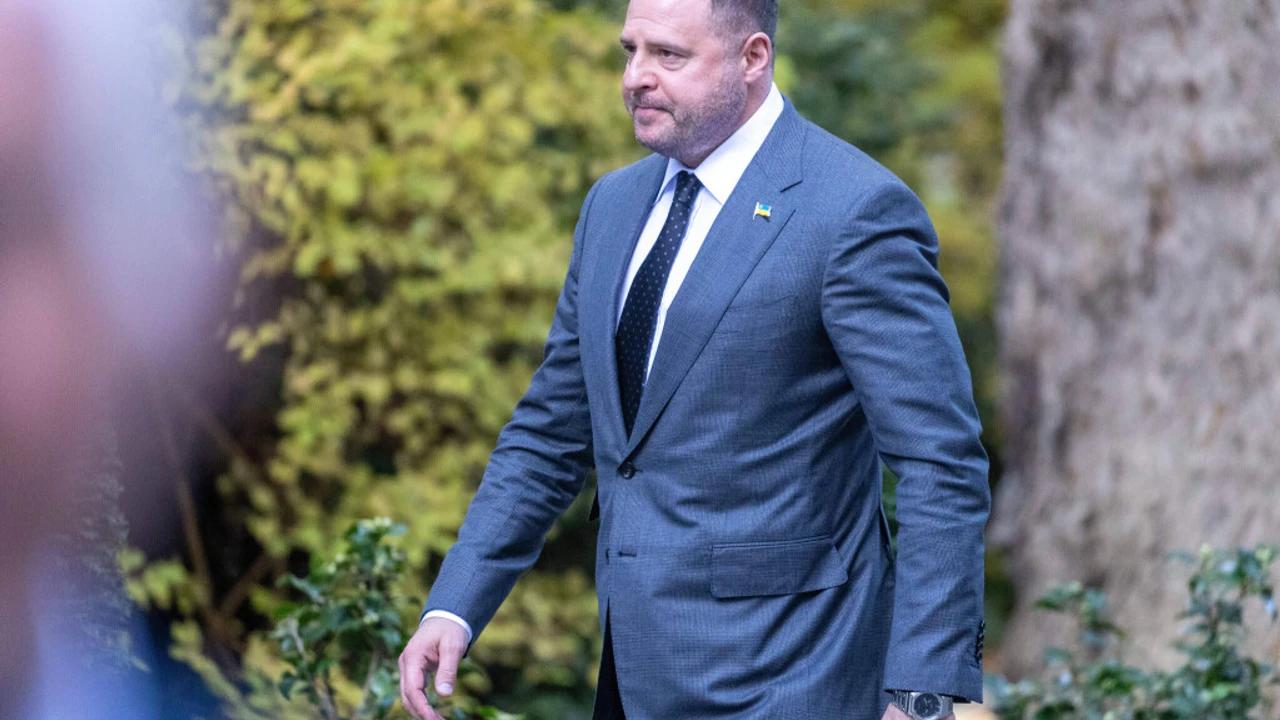 L'adjoint de Zelensky menotté / Cour anti-corruption arrête l'ex-chef de cabinet