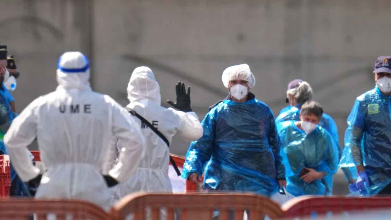 Les derniers passagers s'en vont… / Trois autres tests positifs au virus de la souris