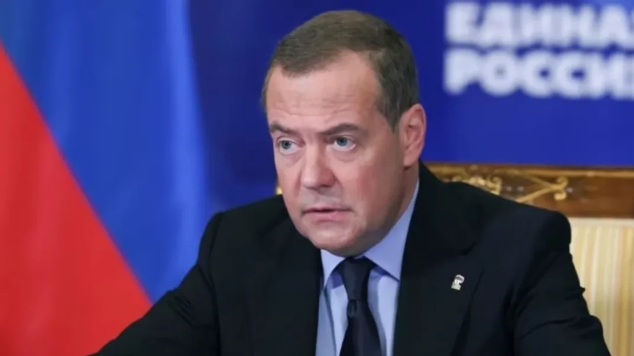 L'ex-président russe sur l'attaque en Roumanie : ce n'est que le début