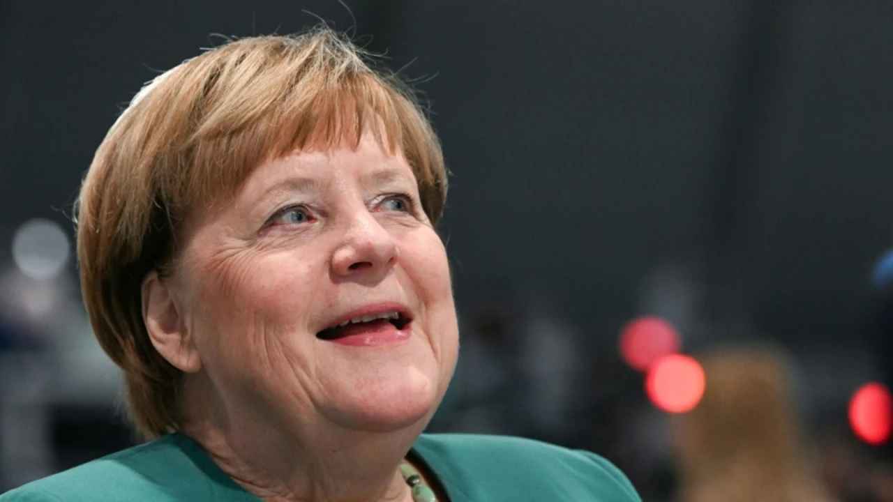 Merkel critique l'Union européenne : il faut parler à la Russie