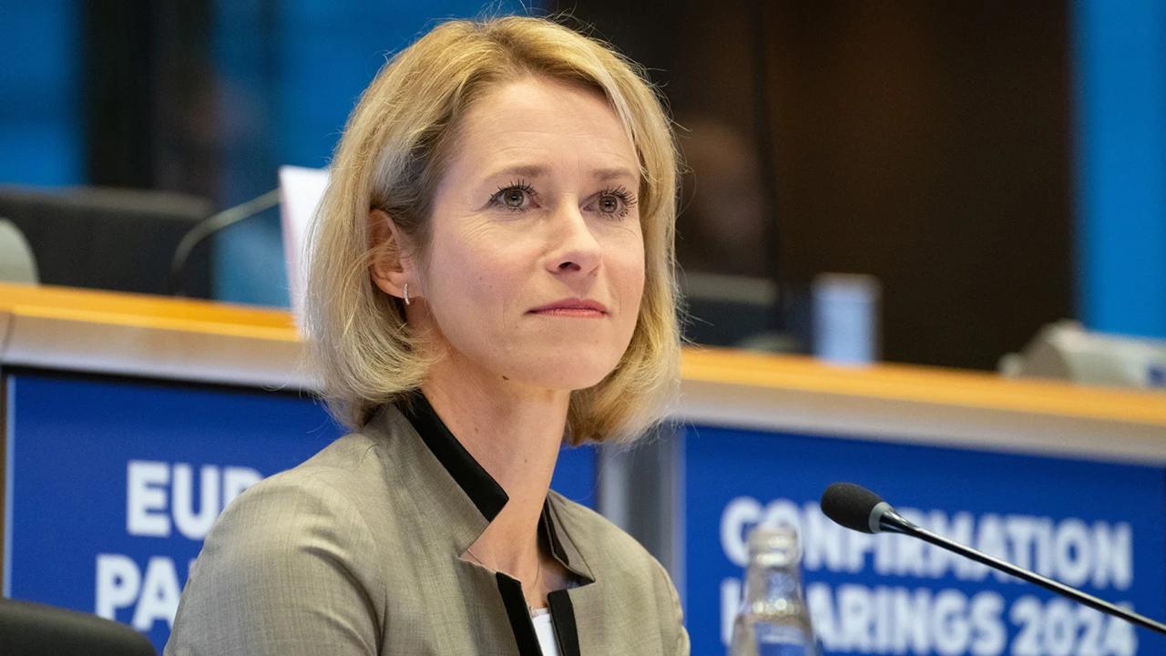 Payé par les Russes": l'UE dit non à Poutine — Schroder négociateur pour l'Ukraine