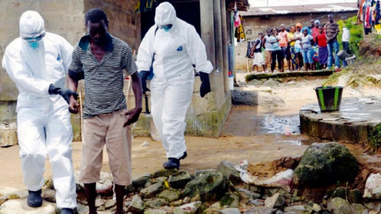 Plus de mille cas d'Ebola; risque d'arrivée en Europe, médecins donnent l'alerte