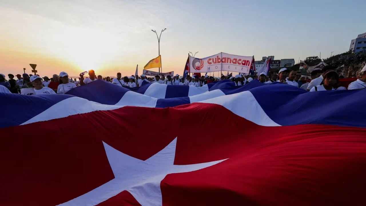 Rassemblez vivres et produits de base", Cuba prépare 'invasion', USA aggravent tension avec l'île